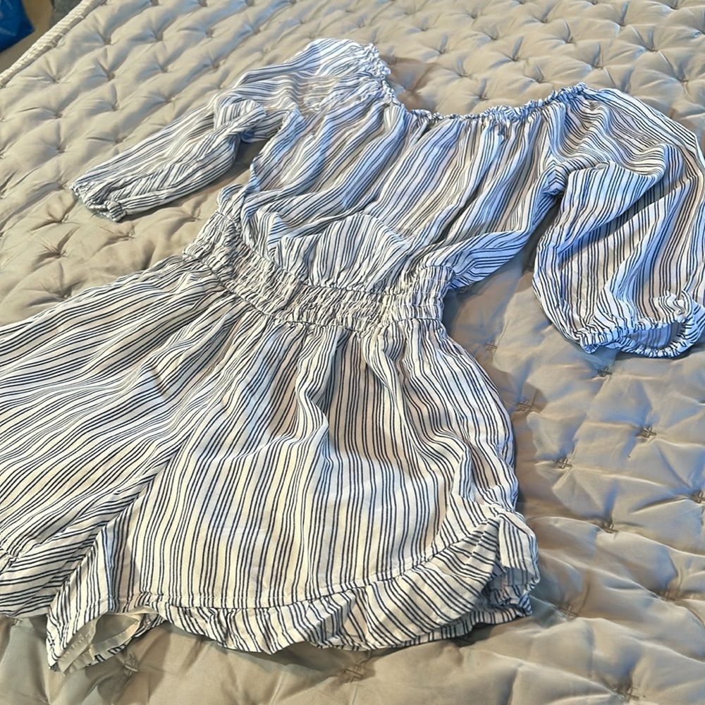 3 for 30$ Hollister Striped Off-Shoulder Romper - Picture 5 of 6